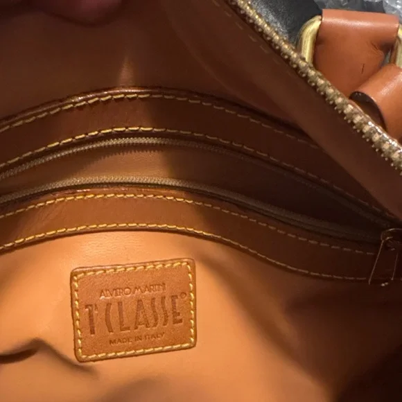 Alviero Martini Vintage Classic Map Design Leather Boston Bag With Luggage Tag - Picture 8 of 11